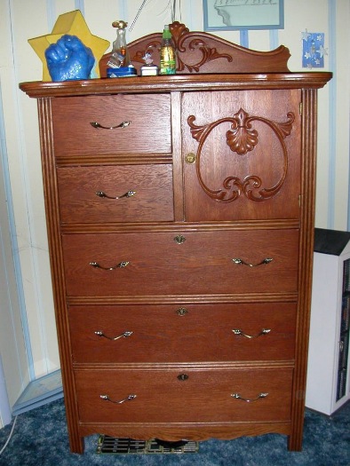 antique_dresser