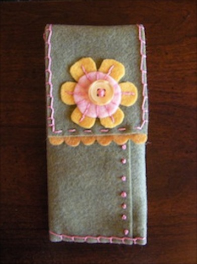 felt_glasses_case