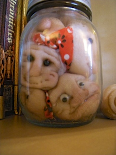 jar_of_heads