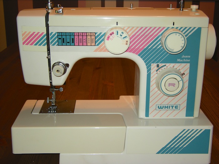 white_sewing_machine