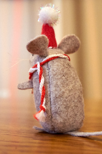 very nice mouse ornament (ann wood handmade)