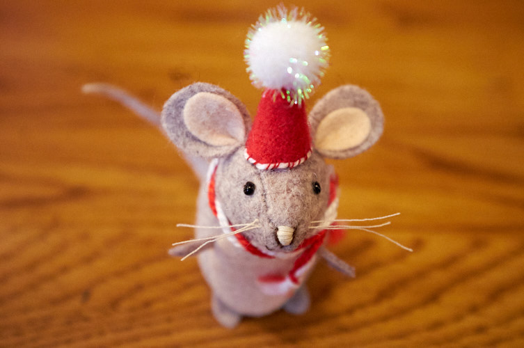 very nice mouse ornament (ann wood handmade)