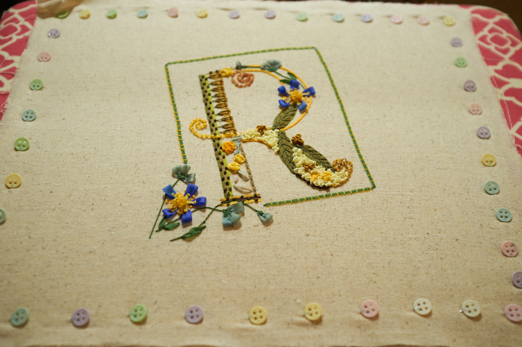 Ribbon embroidery: the letter R (Owl Crafts)